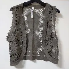 ニコアンド　グレー 花柄レース ノースリーブカーディガン　ボレロ