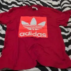 adidas 赤 ロゴ Tシャツ
