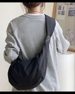 ハーフムーンショルダーバッグ WEGO ブラックのサムネイル