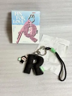 PIN FOR LOVE イニシャルR