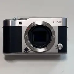 【極美品】FUJIFILM X-A3 ボディ シルバー 動作良好のサムネイル