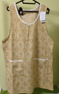 ベージュ花柄エプロン M〜Lサイズ
