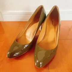 ☆CHEMBUR チェンバー カーキ色　エナメルパンプス☆361/2のサムネイル