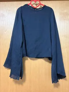 ブラック フレア ブラウス 袖太め