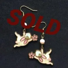 和風　桜の花　白ウサギフレーム　ピアス