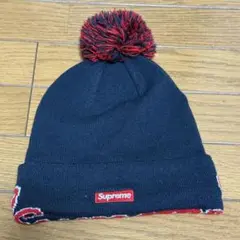 SUPREME × NEW ERA ボンボンニット帽　ワンポイント　刺繍ロゴ
