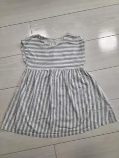 UNIQLO　ワンピース　90cmのサムネイル