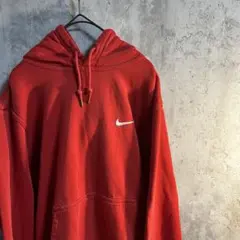 赤タグ パーカー