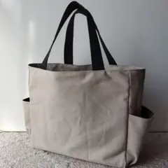 ハンドメイド　帆布トートバッグ　A4　ポケット　しかくバッグ　ベージュ　大きめ
