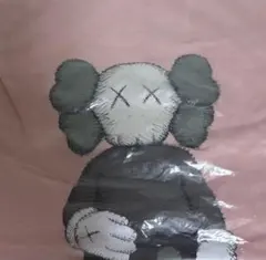 なお様専用出品　Kaws ユニクロ　ピンク Tシャツ　ＸＬ