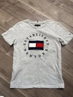 美品　トミーヒルフィガー Tシャツ グレー　ロゴ　キッズ　ワンポイントのサムネイル