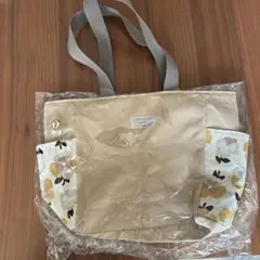 ハンドメイド　ベージュ 花柄ポケット 手提げバッグ