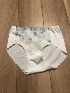 刺繍入りハイウエストショーツ