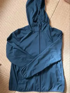 ユニクロ　ダークグリーン マウンテンパーカー