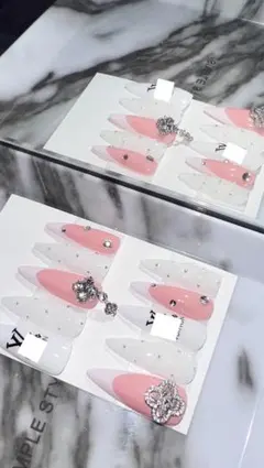 ネイルチップ ギャルネイル フレンチ ロングネイル ベイビーブーマー ロゴ 現品