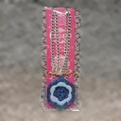 「セボンスター」青と白の花形ネックレス