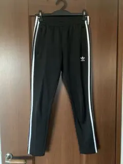 adidas オリジナルス　サイドストライプ ジャージパンツ 黒