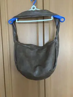 メンズ、レディース共用革製ショルダーバッグ