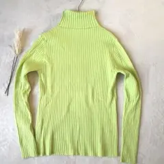 ♡HOLIDAY ホリディ　リブニット♡ライムグリーン タートルネック　F