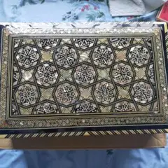 幾何学模様の木製小物入れ　29cm*19cm*7cm