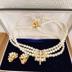 パールネックレスとイヤリングセット
