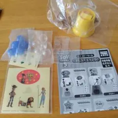 トイストーリー　ミニカプセルマシン　ミニガチャガチャ　ウッディ