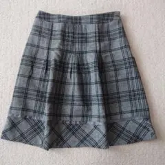 ELLE PLANETE タックフレアスカート S ひざ丈 グレー×黒チェック