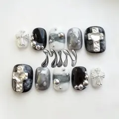 個性派 ベリーショート モノトーン 十字架 ネイルチップ