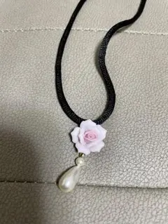 薔薇モチーフネックレス