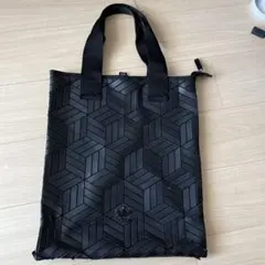 adidas ブラック エコバッグ 幾何学模様