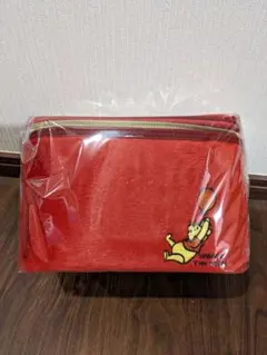 ディズニー　くまのプーさん　バニティポーチ　赤