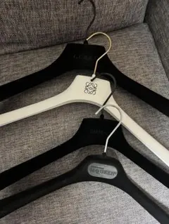 グッチBALMAIN ALEXANDERMCQUEENなど ハンガー 4本セット