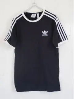 adidas tシャツ　アディダスオリジナルス