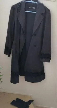 ユニバーバルミューズ　ネイビー　 トレンチコート レース　装飾　ベルト付き