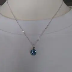スワロフスキークリスタル8mm　アクアマリンヴイトラルライトネックレス