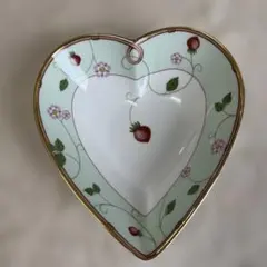Wedgwood Wild Strawberry ハート型皿