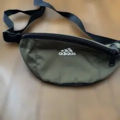 adidas ウエストポーチ カーキ色