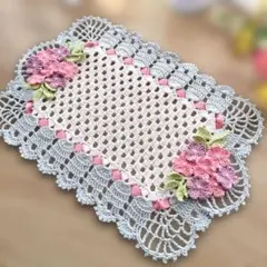 お花のドレッサーマット　レース編みドイリー　テーブルセンター　インテリア　水色