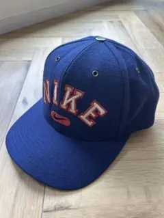 成田凌着用　90s NIKE ナイキ カレッジロゴ 刺繍 キャップ 銀タグ