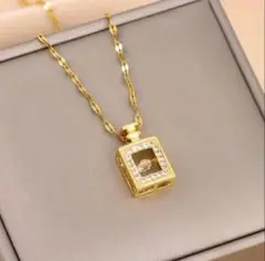 香水瓶 ペンダント ネックレス