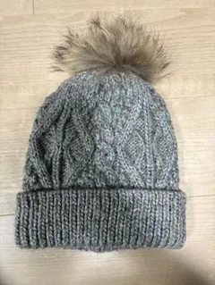 ビューティー&ユース/ファーポンポン付きニット帽 グレー系