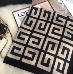 ストール 大判 上品 ブラック 薄手 高級感　ショール