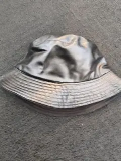 黒 合成皮革 バケットハット