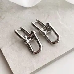 シルバーピアス　チェーン　２連　シンプルデザイン　人気