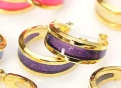 紫と金のフープ樹脂ピアス