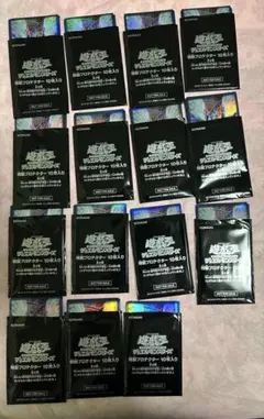 遊戯王初期ロゴ 公式スリーブ ブラック/黒 93枚 - メルカリ