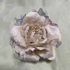 フラワーコサージュ　アーティシャルフラワー＆パールチェーン　ハンドメイド