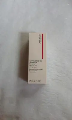 資生堂 SHISEIDO エッセンススキングロウファンデーション 160