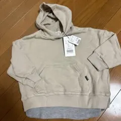 新品パーカー