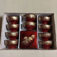 赤い汁椀 10個セット 金色の花模様 - メルカリ